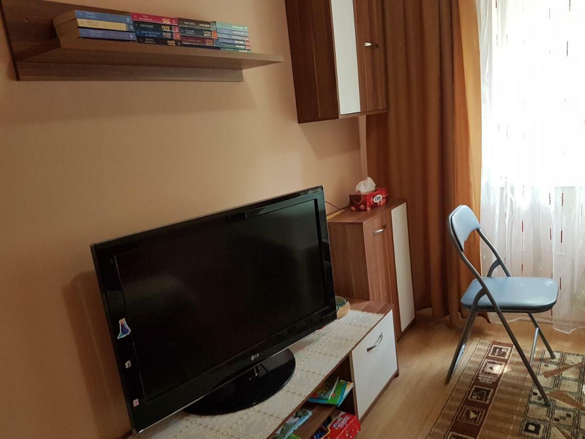 Apartament Aura Apartment ออราแด ภายนอก รูปภาพ